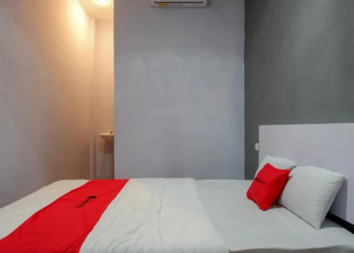 RedDoorz Syariah near Pasar Batang